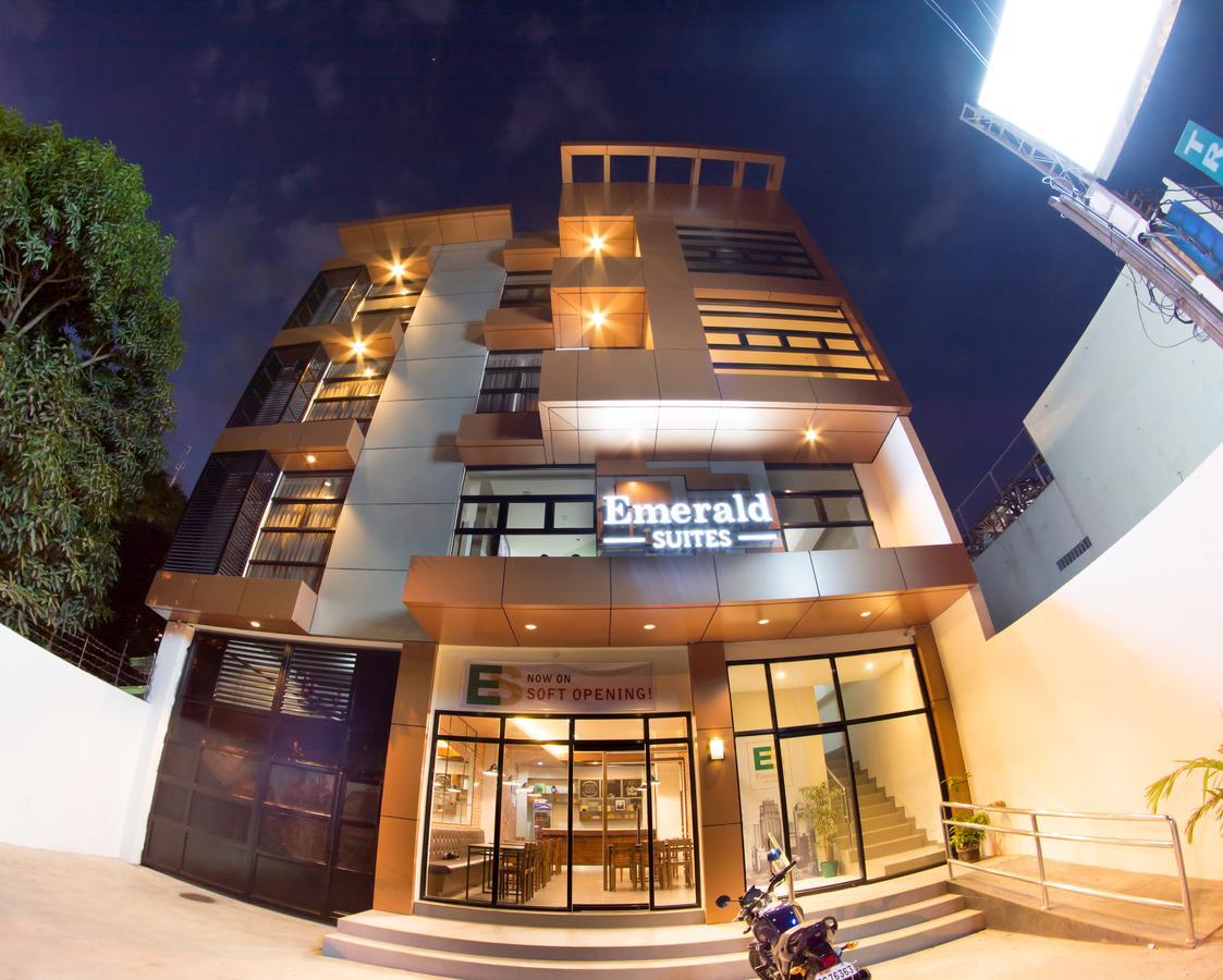 Emerald Suites Cdo Cagayan de Oro Ngoại thất bức ảnh